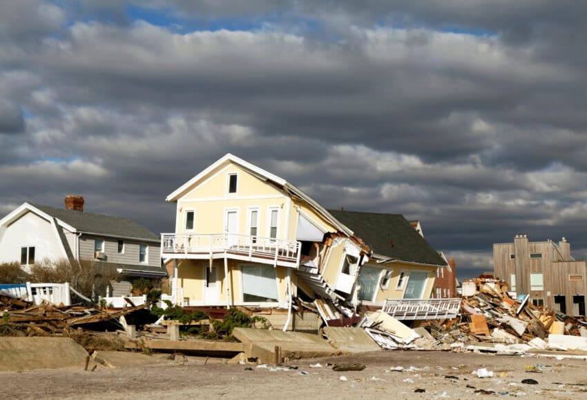 Hurricane damages to houses